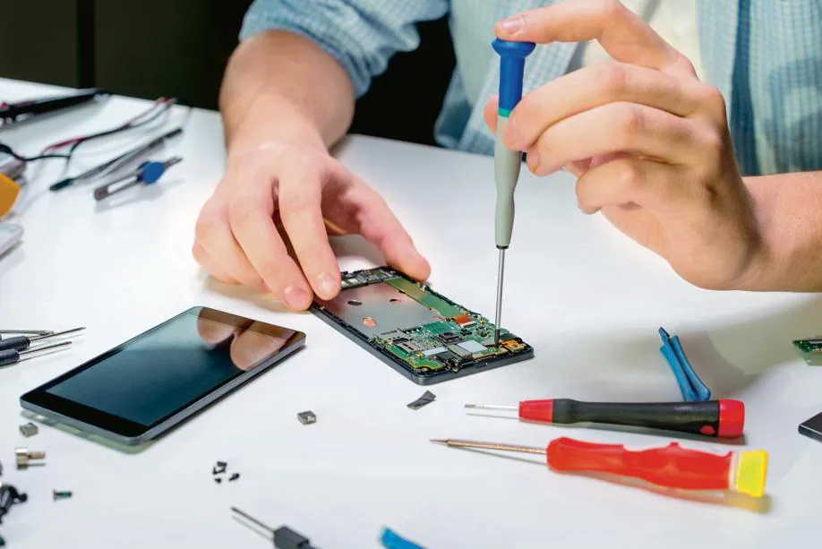 What Phone Components Get Damaged When Exposed To Water?