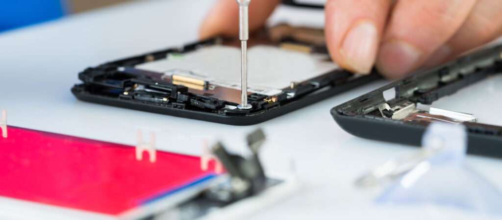 Guide to hiring a professional for Samsung screen repairs in Milton Keynes
